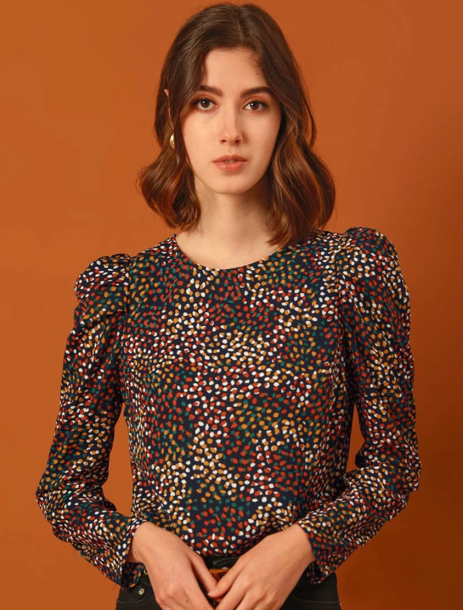 Vintage-Inspired Women's Puff Sleeve Blouse with Round Neck and Retro Style