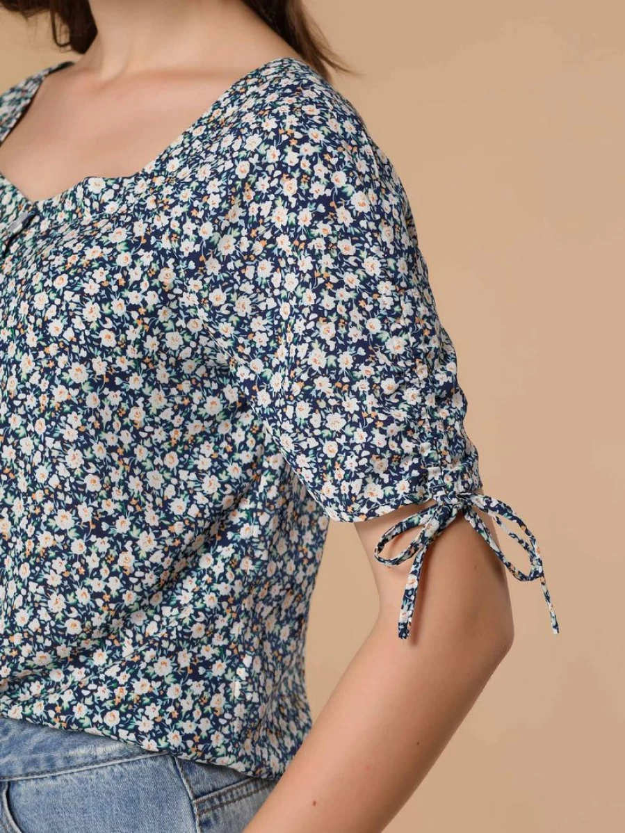 Allegra K Women's Blue Floral Sweetheart Neck Blouse with Button Up Cuffs